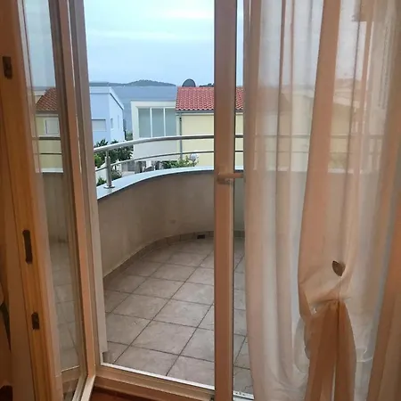 Apartment 5148-5 For 5 Pers In Rogoznica (Sibenik-Knin)