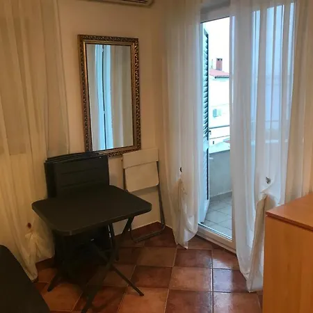 Apartment 5148-5 For 5 Pers In Rogoznica (Sibenik-Knin)