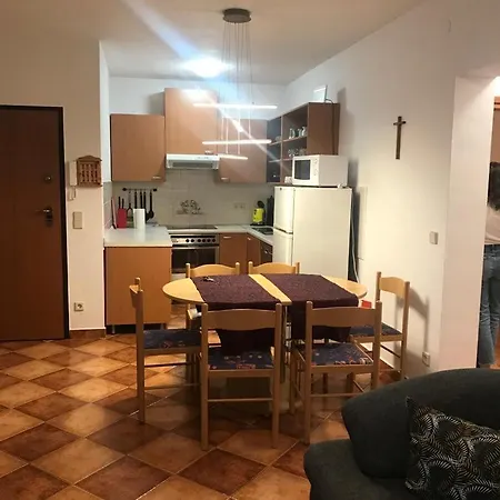 5148-5 For 5 Pers In Apartment *