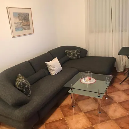 Appartement 5148-5 For 5 Pers In *