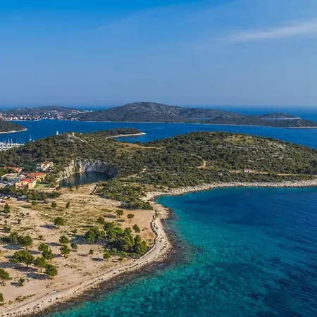 Appartement 5148-5 For 5 Pers In