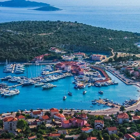 5148-5 For 5 Pers In Lägenhet *