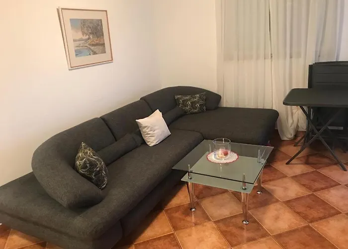 Appartement 5148-5 For 5 Pers In *